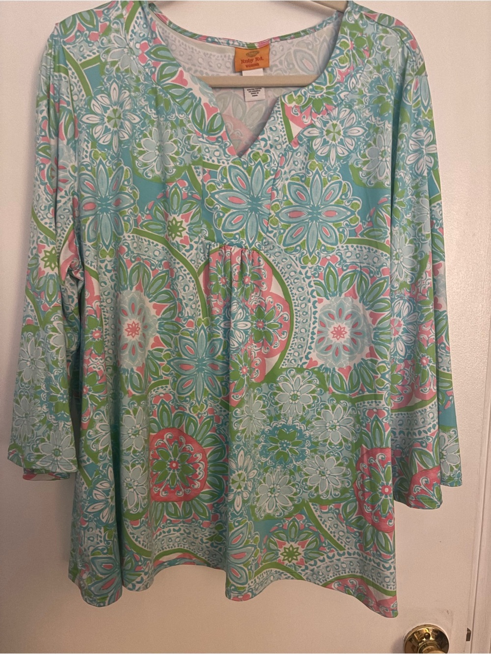 Ruby Rd  Mint, Pink & Aqua Floral V-Neck Tunic 1x. Liquid knit